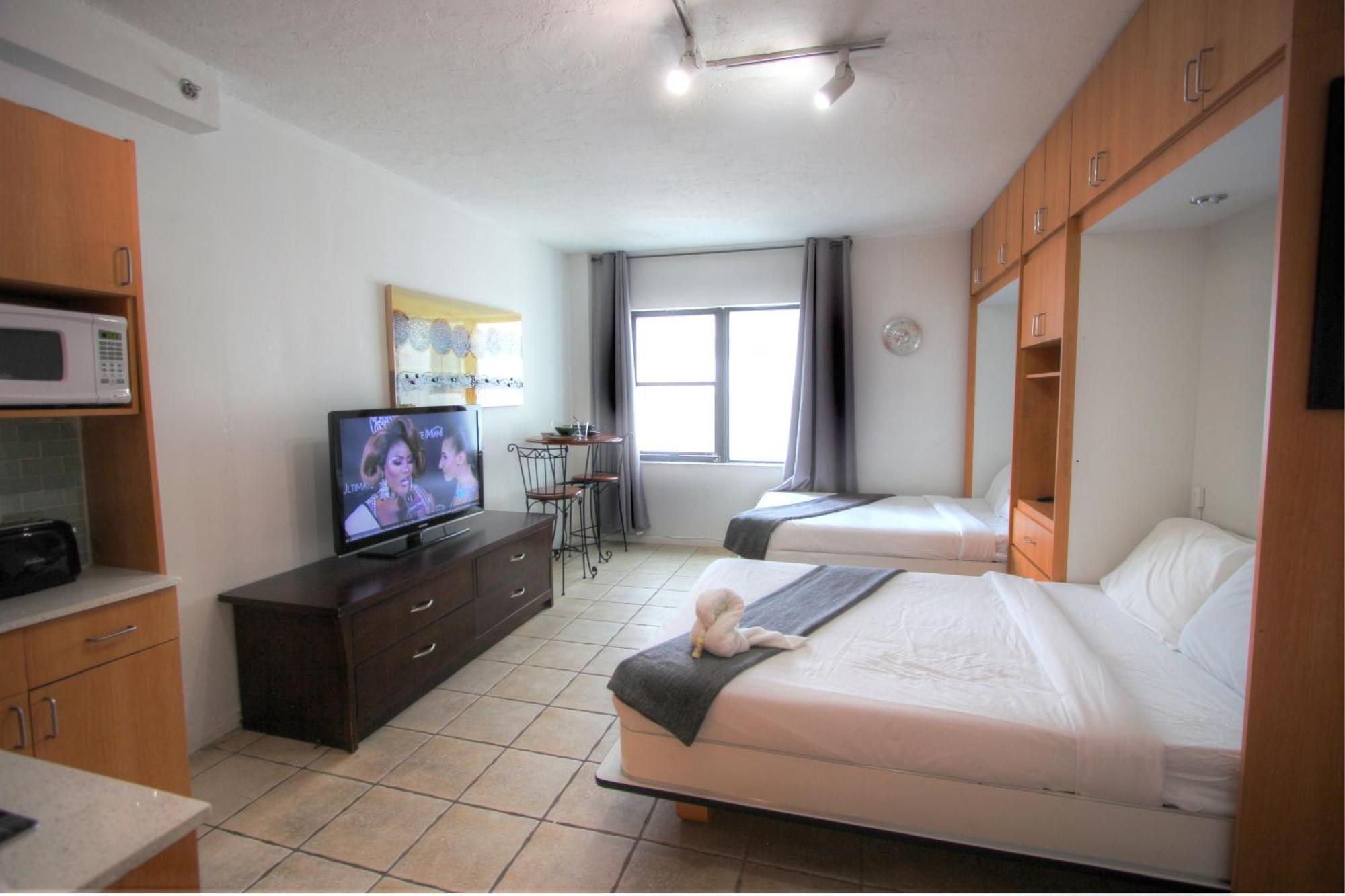 Deluxe Studios And Apartments At The Casablanca Μαϊάμι Μπιτς Δωμάτιο φωτογραφία